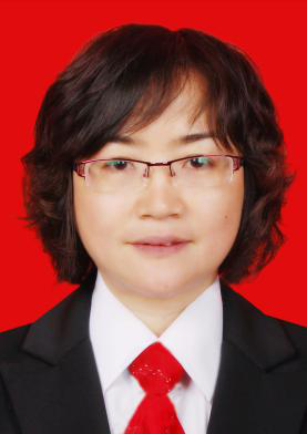 罗 英